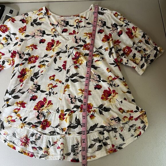 Lucky Brand Top Size Medium White‎ Floral Short Sleeve V Neck Peasant Ruffle Hem - Picture 4 of 10